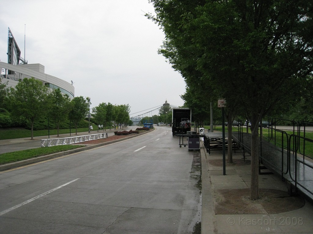 Flying Pig 2009 0405.jpg - The start line..... only a couple hours after the start at 6:30 this is all that was left.